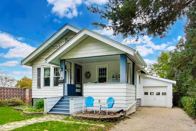 $449,900 | 121 West Fremont Street, Arlington Heights, IL 60004