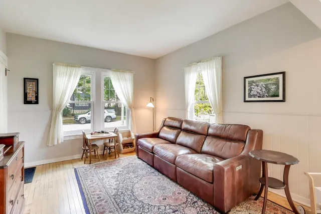 $449,900 | 121 West Fremont Street, Arlington Heights, IL 60004