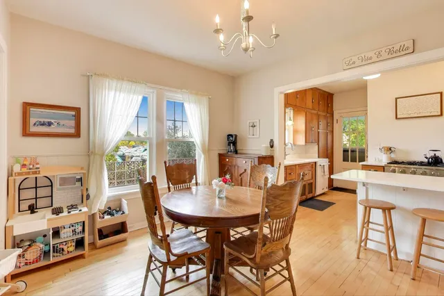 $449,900 | 121 West Fremont Street, Arlington Heights, IL 60004