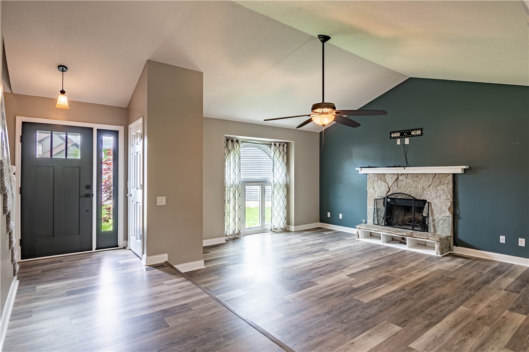 1130 West Pineview Court Decatur, IL 62526 - Photo 3 of 29