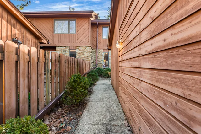 $219,900 | 3187 Sycamore Drive, Columbus, IN 47203