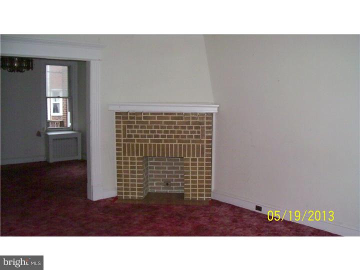 206 Wembly Road Upper Darby, PA 19082 - Photo 3 of 12 Living Room