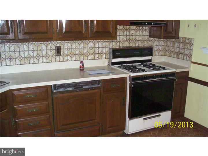 206 Wembly Road Upper Darby, PA 19082 - Photo 5 of 12 Kitchen