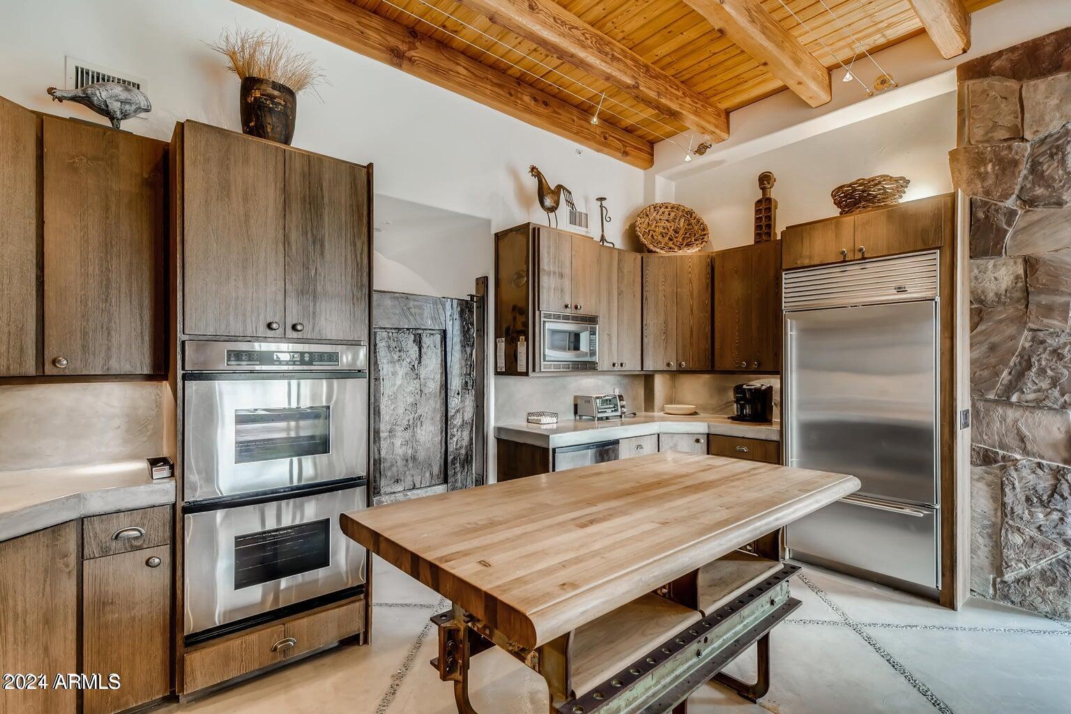 7475 East Gainey Ranch Road, Unit 26 Scottsdale, AZ 85258 - Photo 7 of 25 Large Kitchen