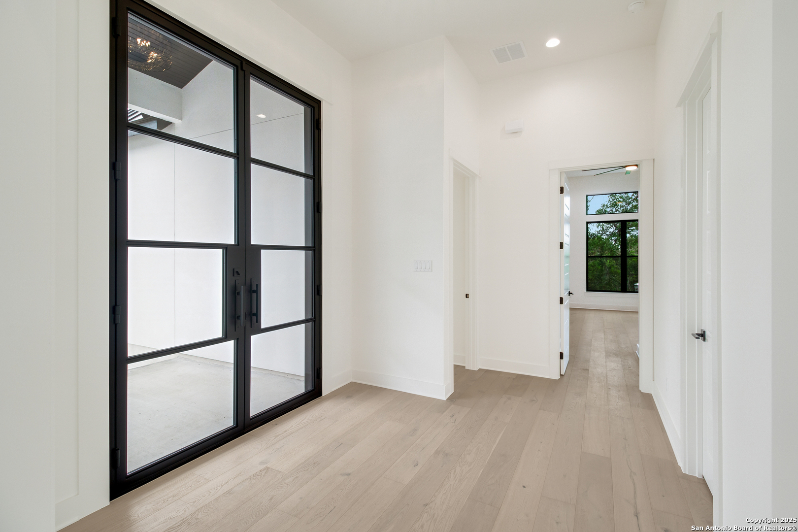 430 Arthur Court Spring Branch, TX 78070 - Photo 10 of 39 an empty room with a window