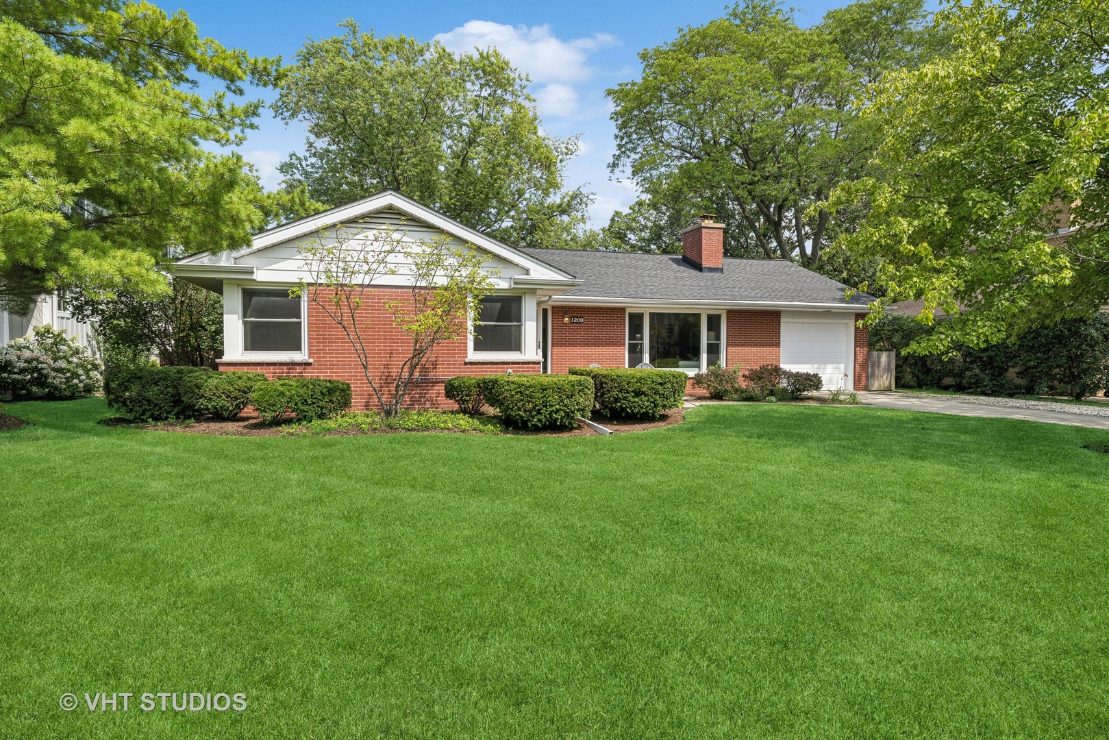 1209 Warrington Road Deerfield, IL 60015 - Photo 1 of 23 Gallery Image 1