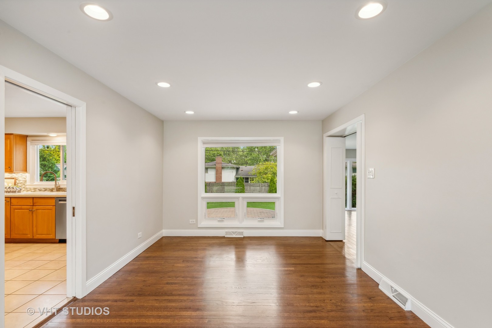 1209 Warrington Road Deerfield, IL 60015 - Photo 6 of 23 Gallery Image 6