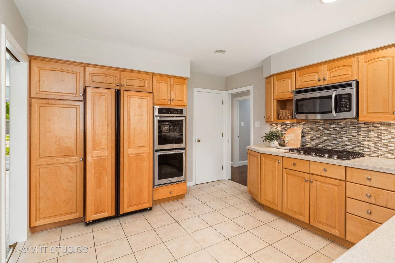 1209 Warrington Road Deerfield, IL 60015 - Photo 8 of 23 Gallery Image 8