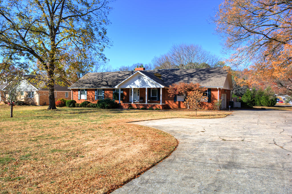 2017 Hickory Valley Road Chattanooga, TN 37421 - Photo 1 of 25 2017 Hickory Valley Rd 1
