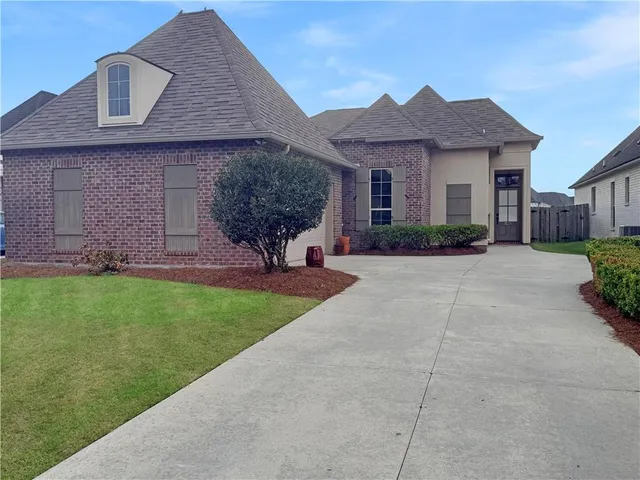 $2,650 | 1256 Deer Park Court, Madisonville, LA 70447