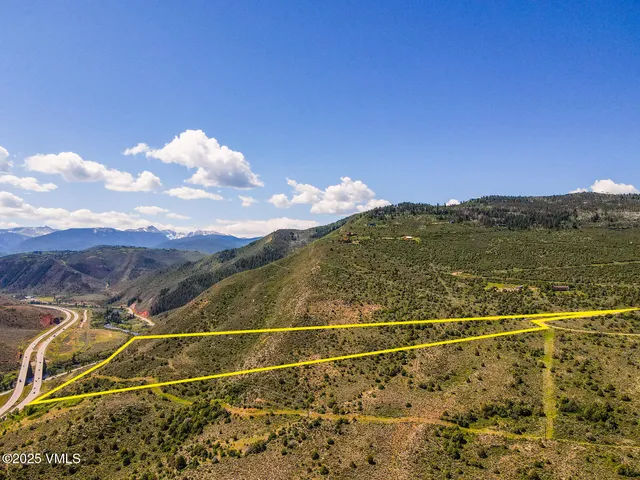 a view of an outdoor space