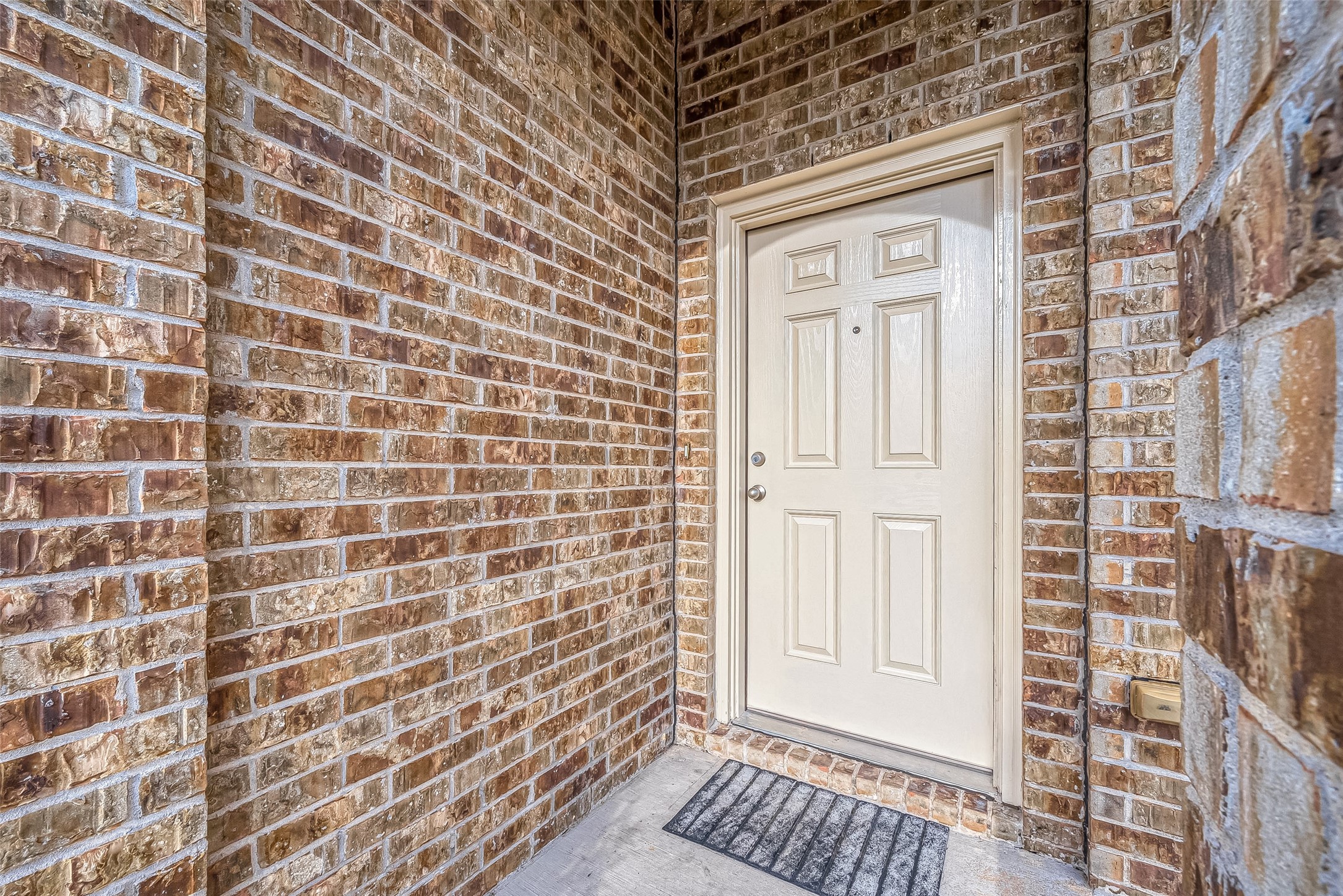 2038 Treasure Mountain Drive Spring, TX 77388 - Photo 8 of 45 a view of a brick wall