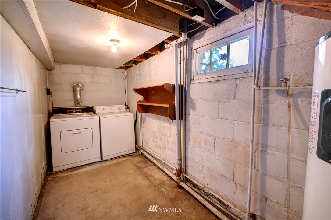 628 Twisp Carlton Road Twisp, WA 98856 - Photo 22 of 32 a utility room with dryer and washer