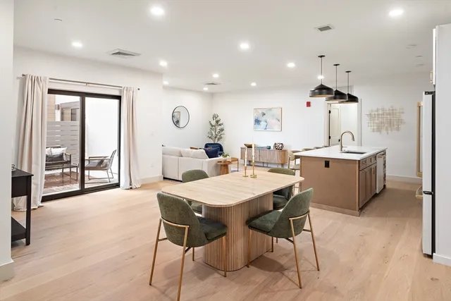 $1,011,500 | 1025 Massachusetts Avenue, Unit 211, Arlington, MA 02476