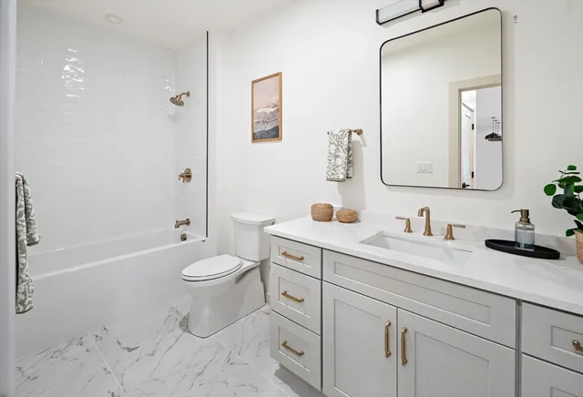 $1,011,500 | 1025 Massachusetts Avenue, Unit 211, Arlington, MA 02476