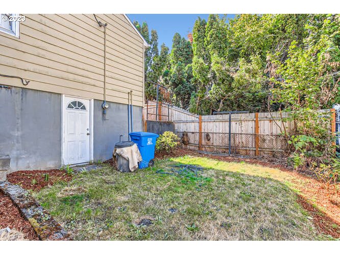 11 Northeast 62nd Avenue Portland, OR 97213 - Photo 14 of 28 a view of a backyard with sitting area