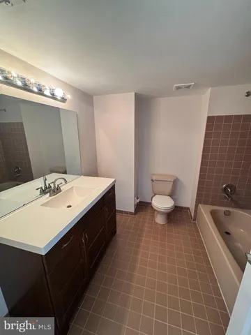 $1,999 | 273 East Village Road, Southampton, PA 18966