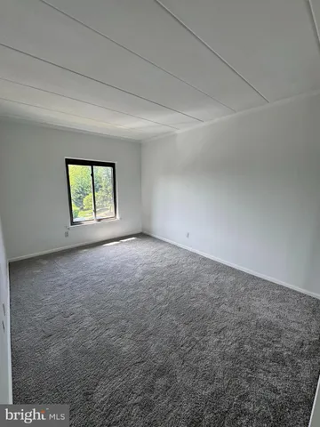 $1,999 | 273 East Village Road, Southampton, PA 18966