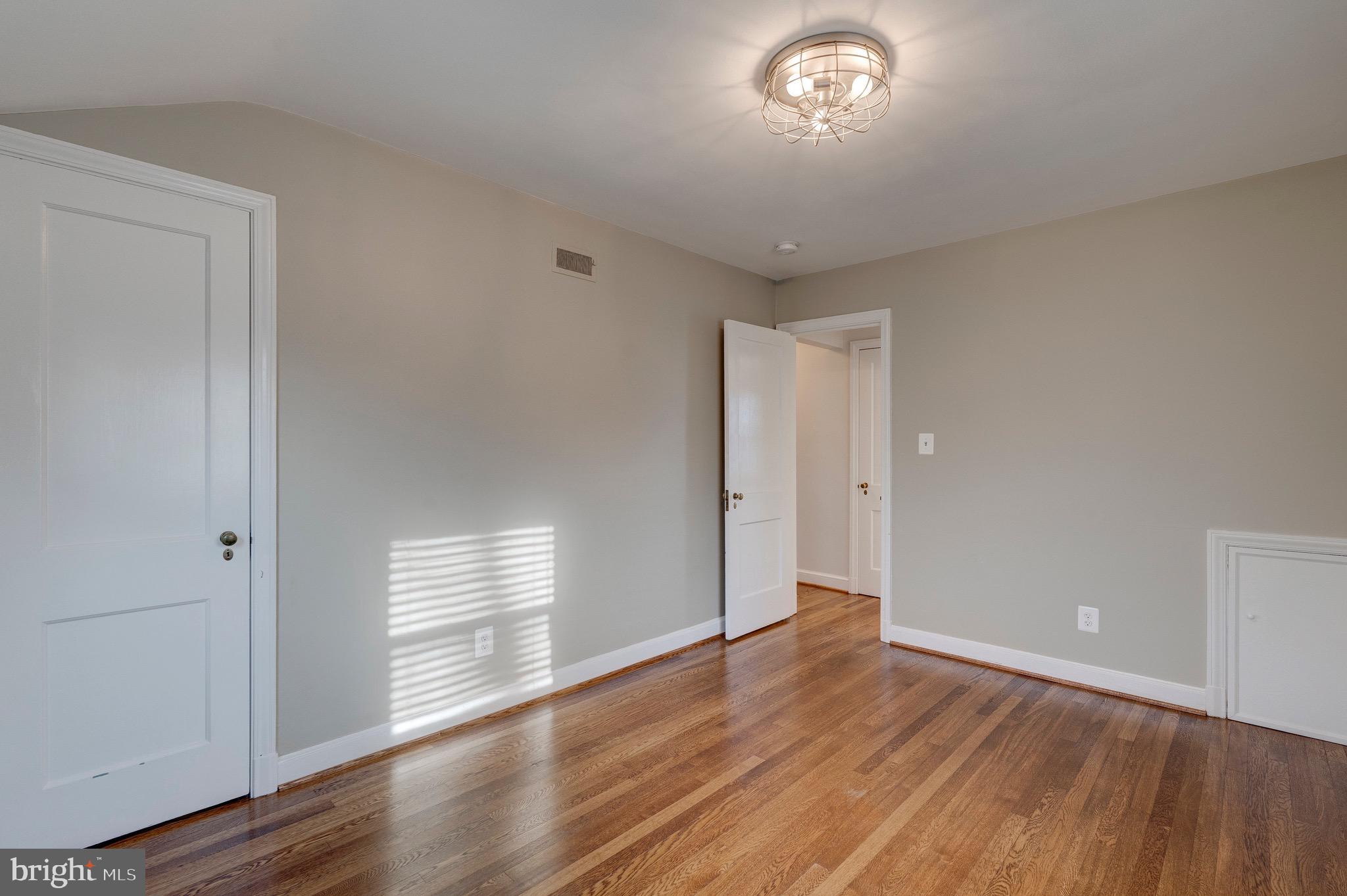 4915 Redford Road Bethesda, MD 20816 - Photo 13 of 18