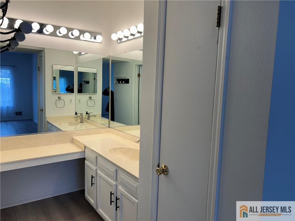 65 Wentworth Road Bedminster, NJ 07921 - Photo 10 of 15 Gallery Image 10