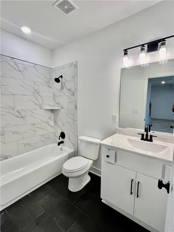 $559,400 | 2185 Heritage Circle, Liberty, MO 64068