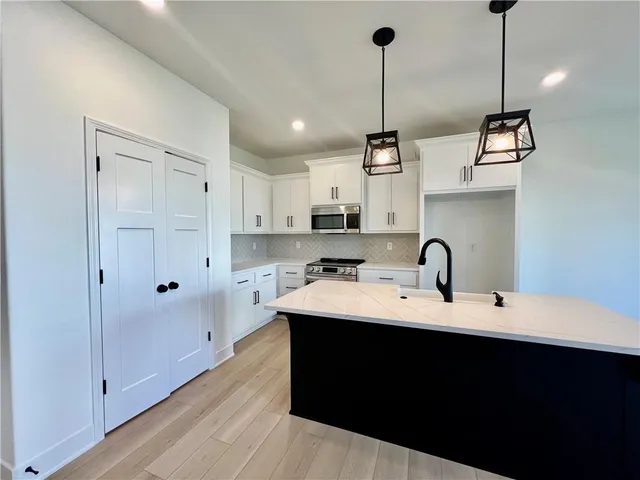 $559,400 | 2185 Heritage Circle, Liberty, MO 64068