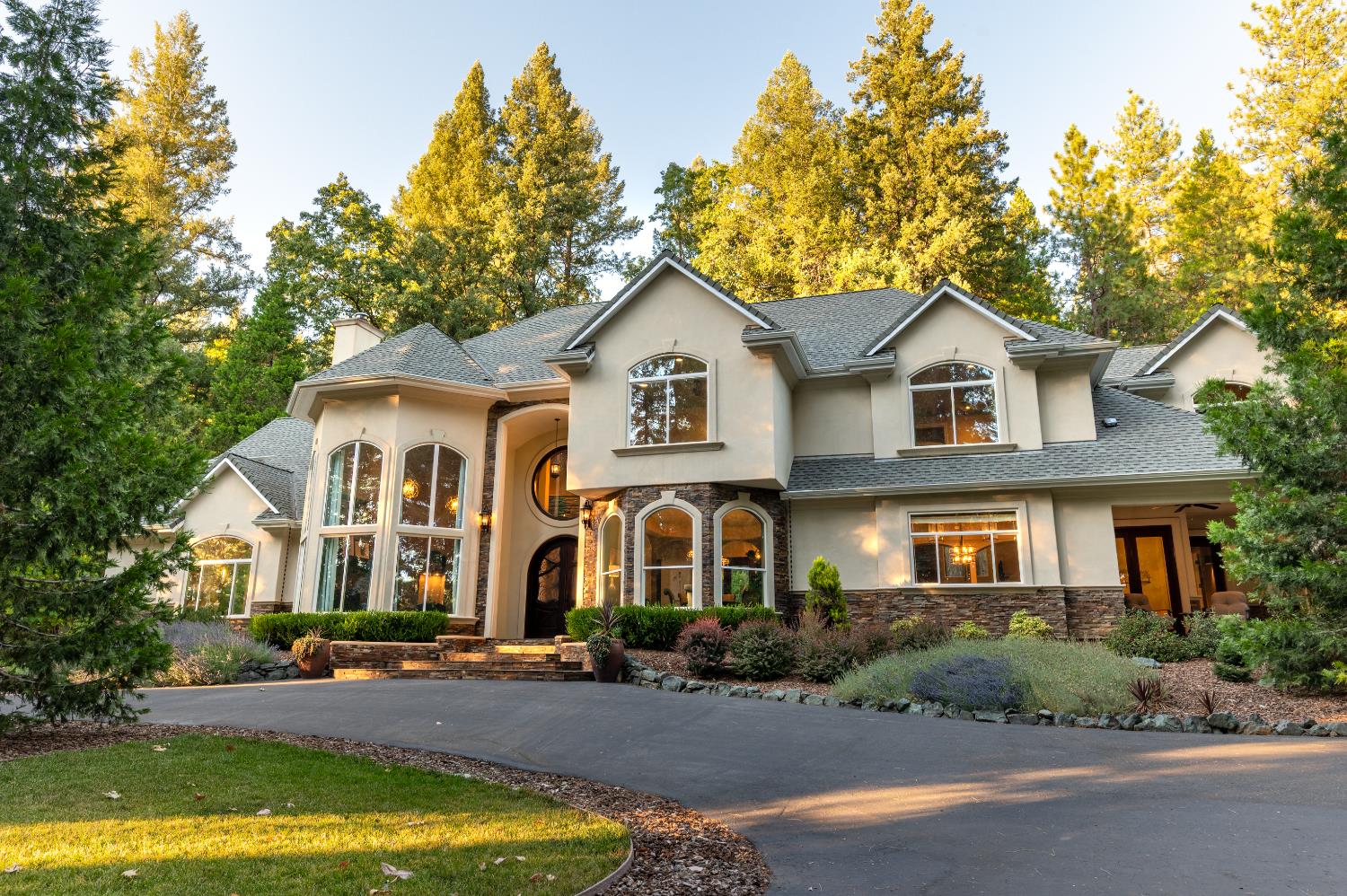 15052 Lolas Echo Road Nevada City, CA 95959 - Photo 1 of 1 front view of a house with a yard