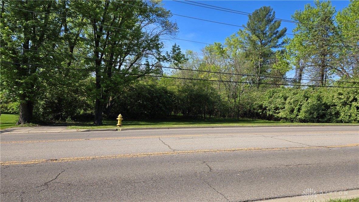 2415 New Germany Trebein Road Dayton, OH 45431 - Photo 3 of 4