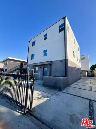 $7,499 | 789 East 41st Place, Los Angeles, CA 90011