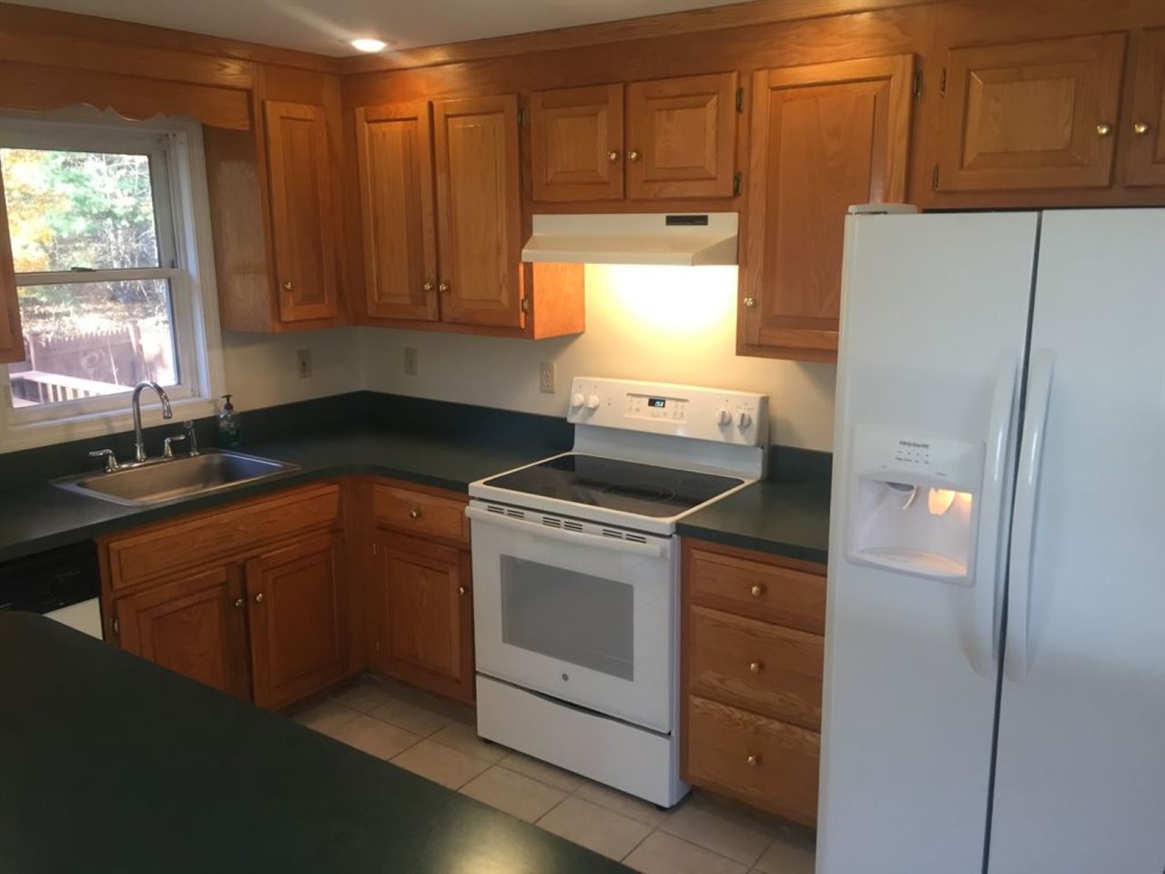17 Greenough Road Plaistow, NH 03865 - Photo 24 of 39 Gallery Image 24