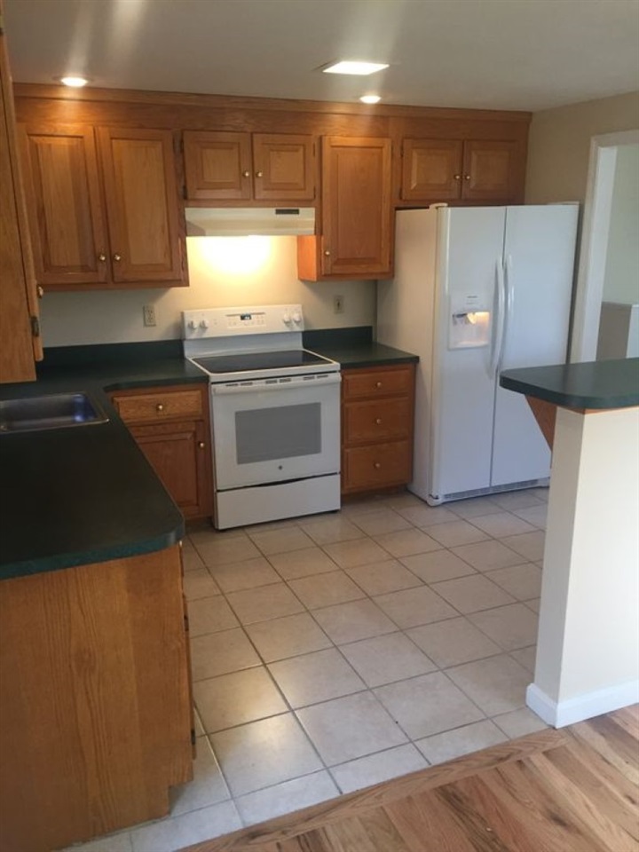 17 Greenough Road Plaistow, NH 03865 - Photo 25 of 39 Gallery Image 25