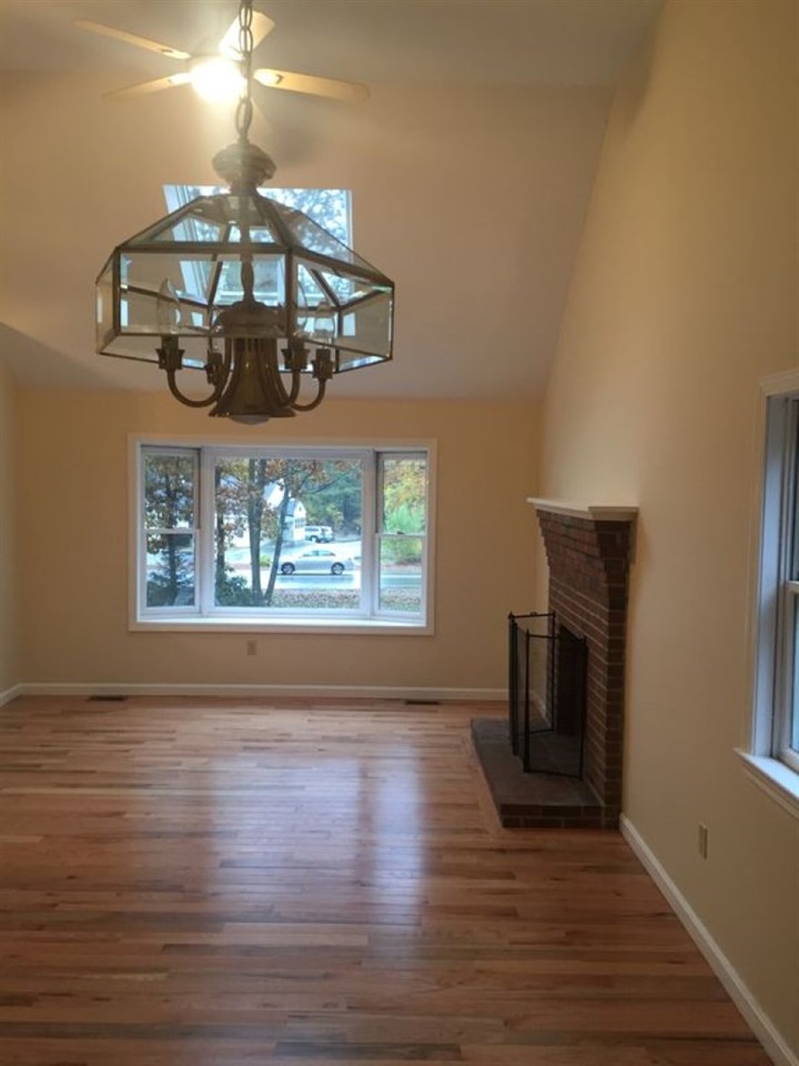 17 Greenough Road Plaistow, NH 03865 - Photo 6 of 39 Gallery Image 6