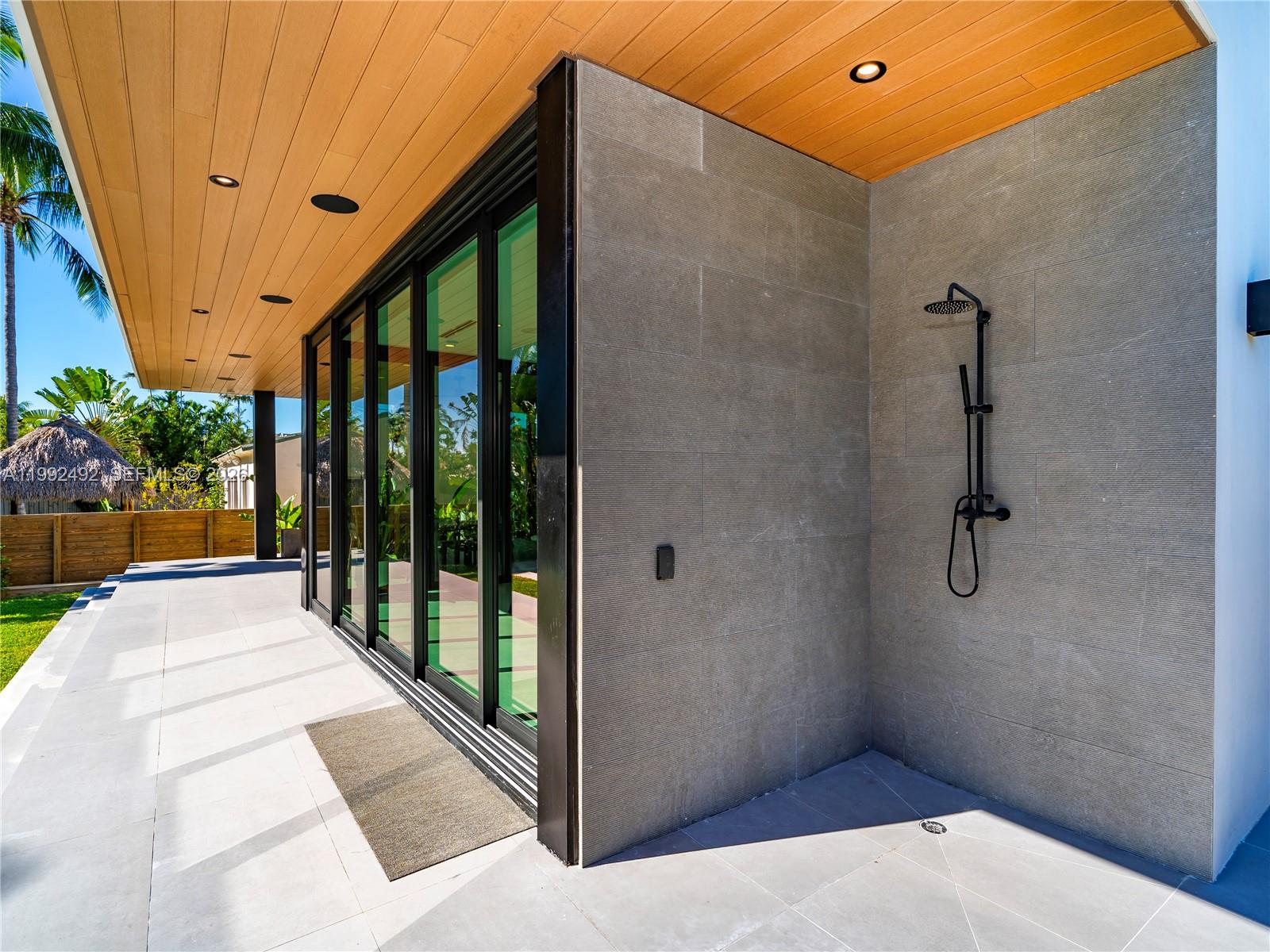 1230 Cleveland Road Miami Beach, FL 33141 - Photo 21 of 26 Outdoor Shower