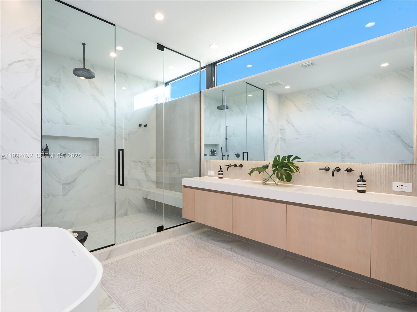 1230 Cleveland Road Miami Beach, FL 33141 - Photo 10 of 26