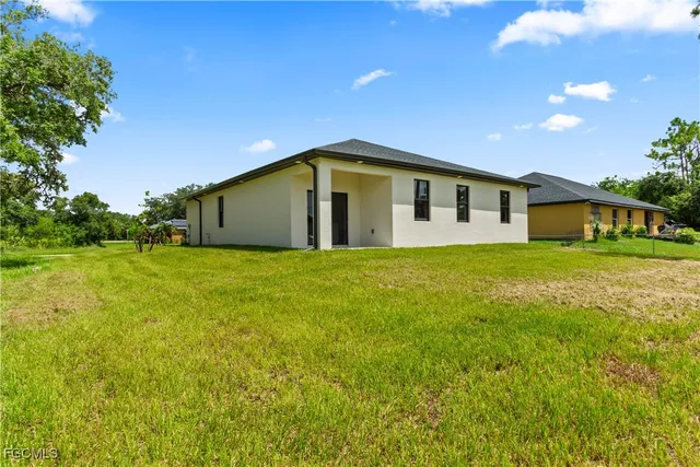 $348,900 | 6010 Acorn Circle, LaBelle, FL 33935