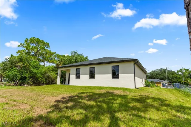 $348,900 | 6010 Acorn Circle, LaBelle, FL 33935