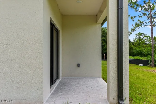 $348,900 | 6010 Acorn Circle, LaBelle, FL 33935