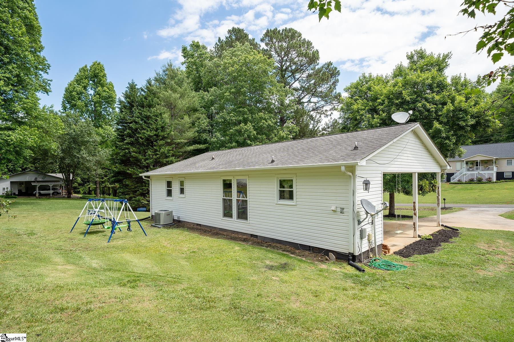 709 9 Times Road Pickens, SC 29671 - Photo 23 of 31