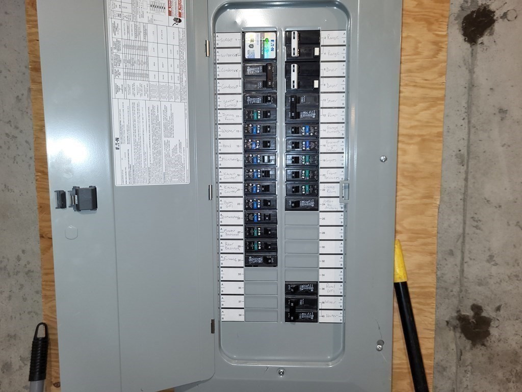 17 Harwood Farm Road Southbridge, MA 01550 - Photo 20 of 23 a bathroom with a shower