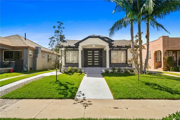 $829,900 | 5319 6th Avenue, Los Angeles, CA 90043