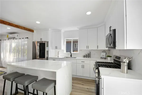 $829,900 | 5319 6th Avenue, Los Angeles, CA 90043