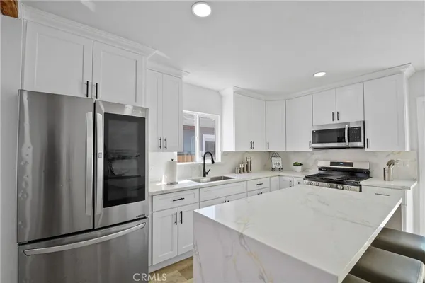 $829,900 | 5319 6th Avenue, Los Angeles, CA 90043