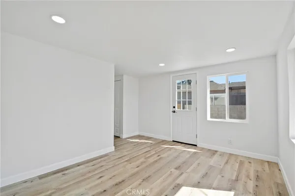 $829,900 | 5319 6th Avenue, Los Angeles, CA 90043