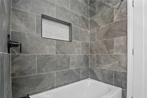 $829,900 | 5319 6th Avenue, Los Angeles, CA 90043