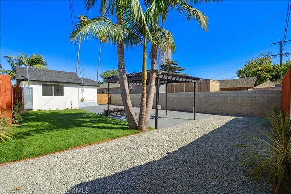 $829,900 | 5319 6th Avenue, Los Angeles, CA 90043