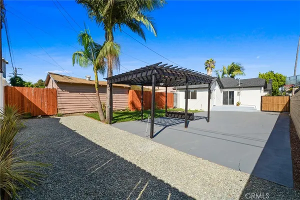 $829,900 | 5319 6th Avenue, Los Angeles, CA 90043
