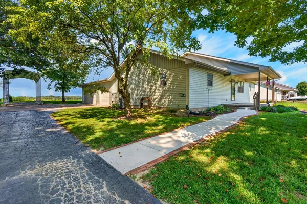 $389,900 | 22209 Bolender Pontious Road, Circleville, OH 43113