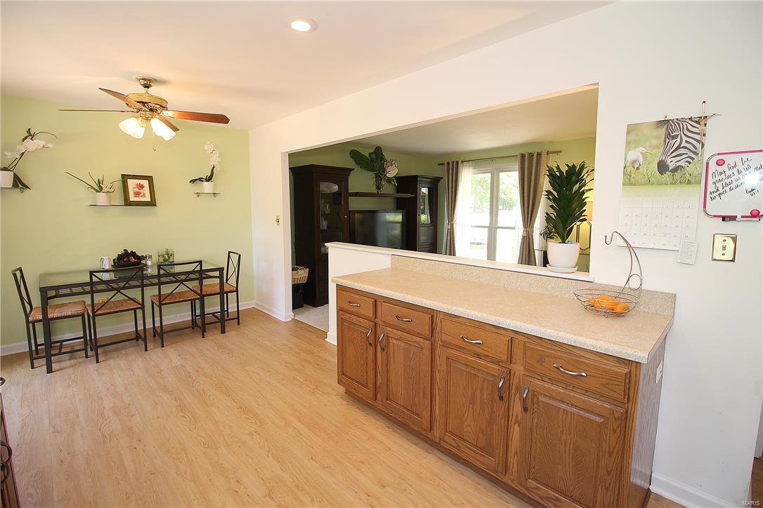 694 Rustic Valley Drive Ballwin, MO 63021 - Photo 8 of 36
