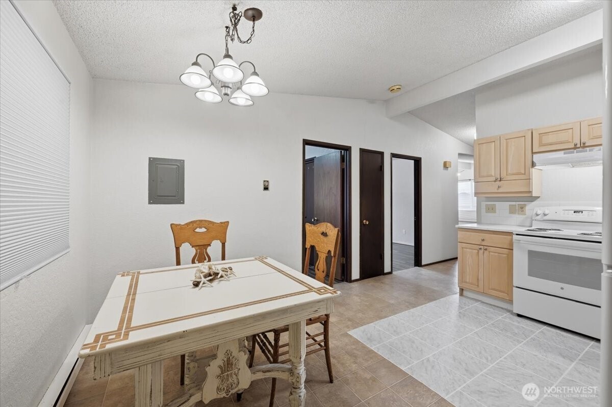 2113 State Street Everett, WA 98201 - Photo 6 of 14