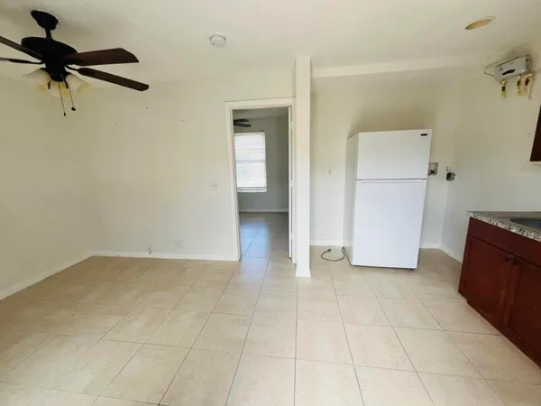 $1,400 | 901 8th Street, Unit 3, West Palm Beach, FL 33401